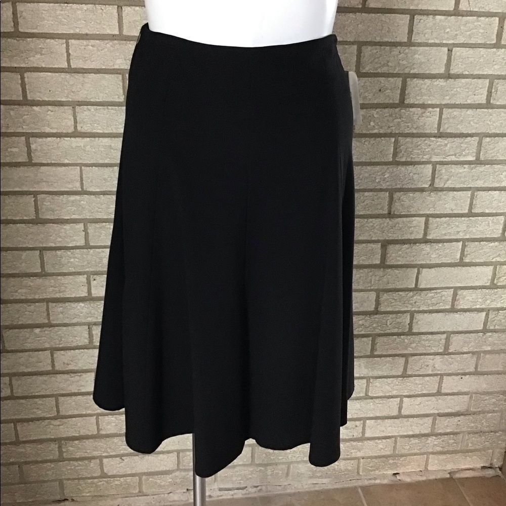 Larry Levine Stretch skirt size 12.